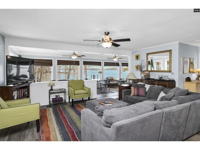 Photo of 2592 Lake Road