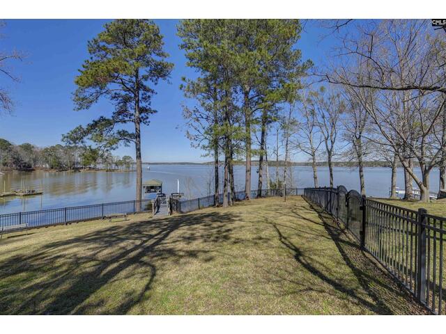 Photo of 2592 Lake Road