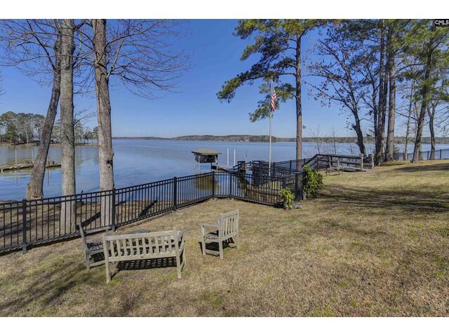 Photo of 2592 Lake Road