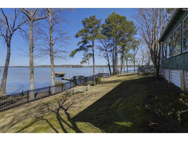 Photo of 2592 Lake Road
