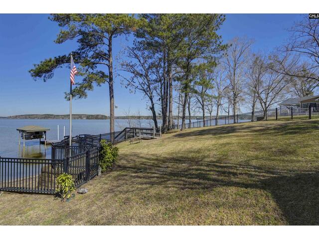 Photo of 2592 Lake Road