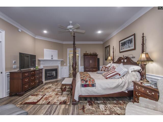 Photo of 251 Edgewood Drive Photo of 251 Edgewood Drive