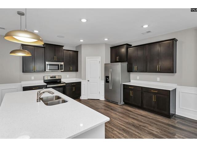 Photo of 436 Manhasset Court