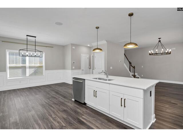 Photo of 436 Manhasset Court