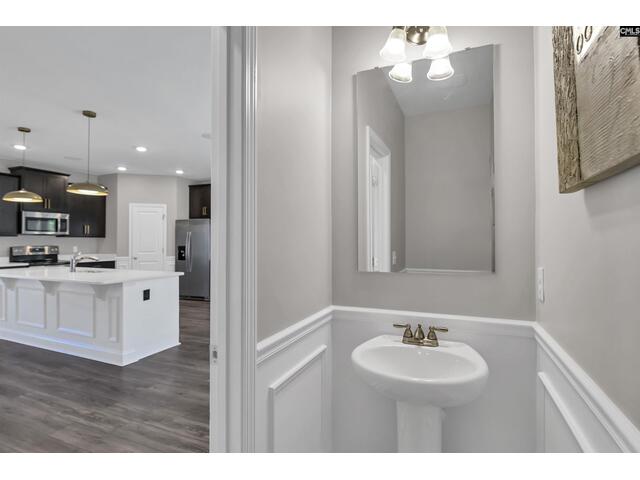 Photo of 436 Manhasset Court