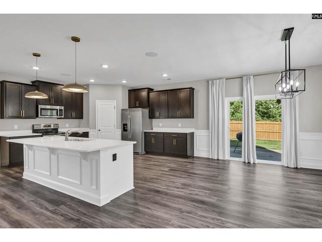 Photo of 436 Manhasset Court