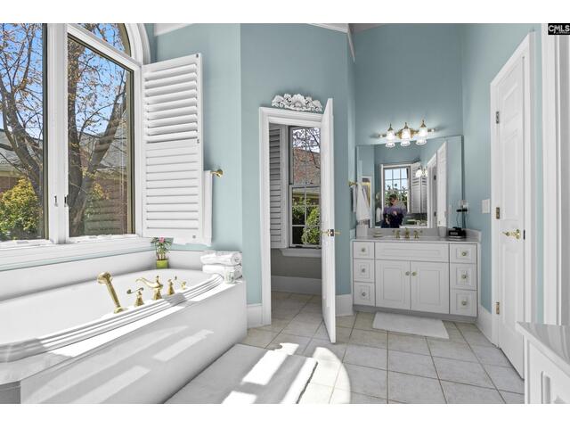 Photo of 449 Lake Estate Drive