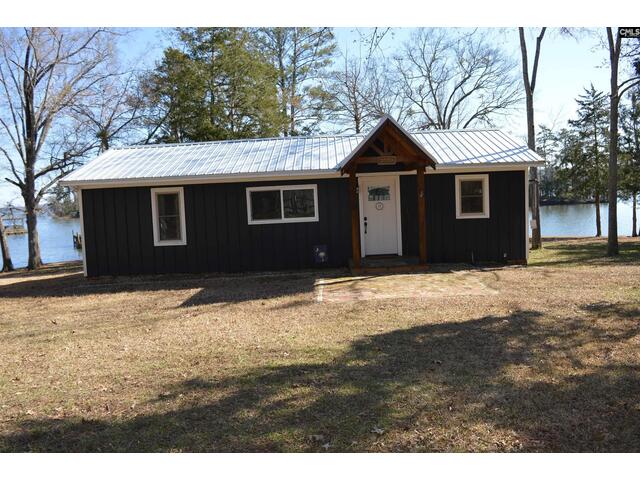 Photo of 2089 Lakeshore Road