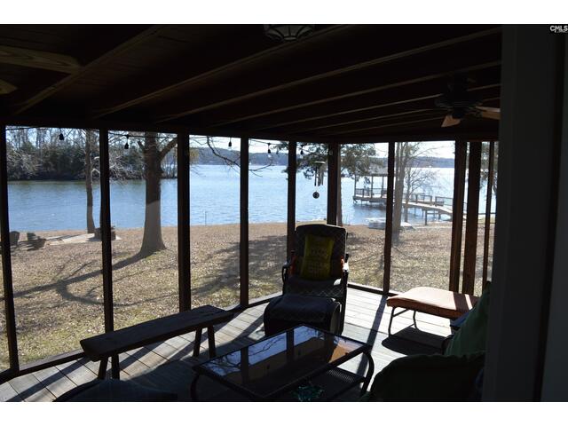 Photo of 2089 Lakeshore Road