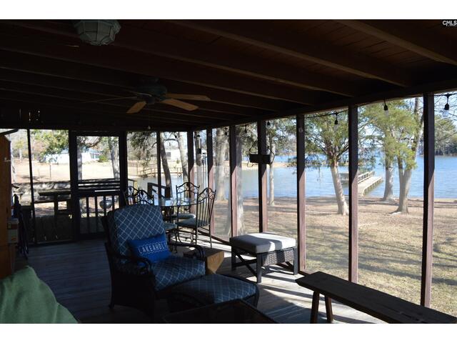 Photo of 2089 Lakeshore Road