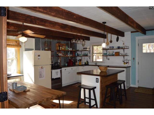 Photo of 2089 Lakeshore Road