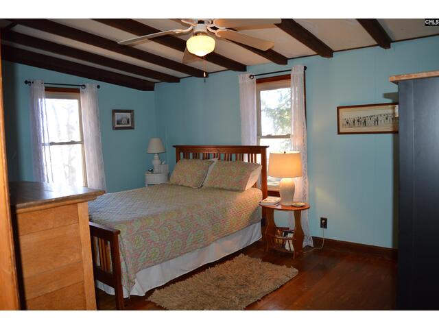 Photo of 2089 Lakeshore Road
