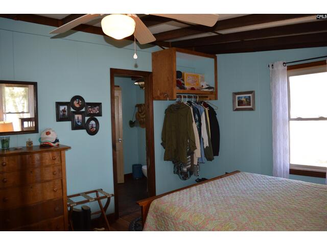 Photo of 2089 Lakeshore Road
