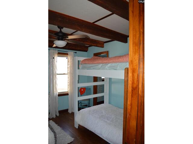 Photo of 2089 Lakeshore Road