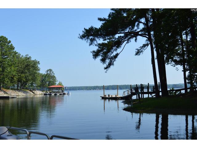 Photo of 2614 Lake Road