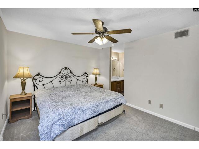 Photo of 422 Edgewater Lane
