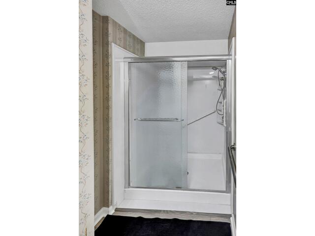 Photo of 422 Edgewater Lane