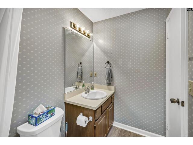 Photo of 422 Edgewater Lane