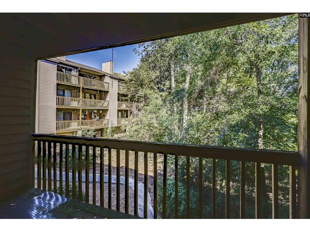 Photo of 422 Edgewater Lane