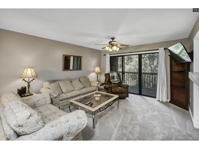Photo of 422 Edgewater Lane