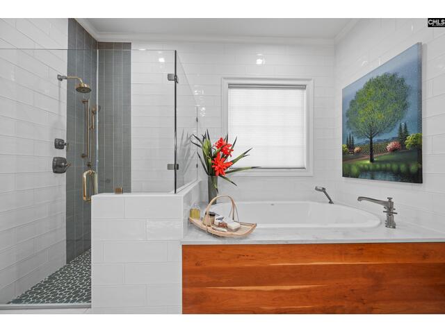 Photo of 252 Waters Edge Drive
