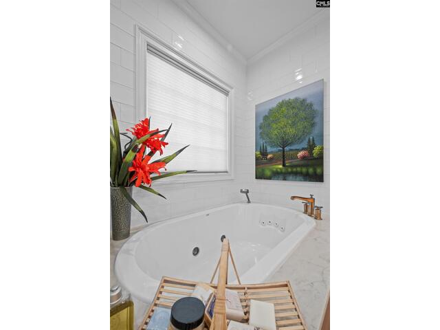 Photo of 252 Waters Edge Drive