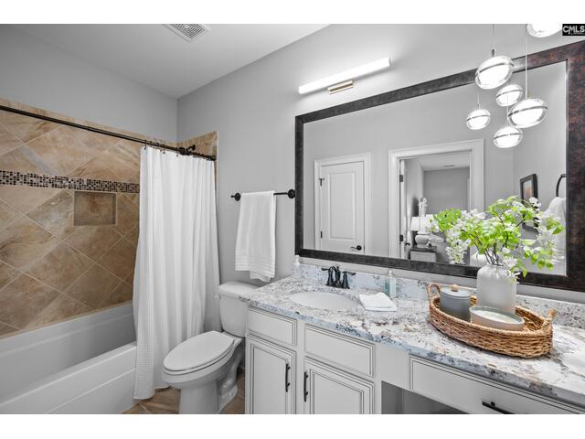 Photo of 252 Waters Edge Drive