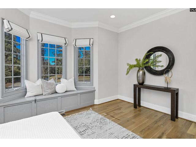 Photo of 5232 Lakeshore Drive