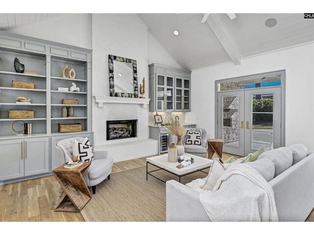 Photo of 5232 Lakeshore Drive