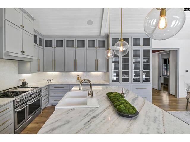 Photo of 5232 Lakeshore Drive