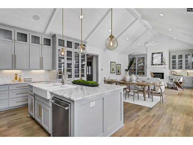 Photo of 5232 Lakeshore Drive