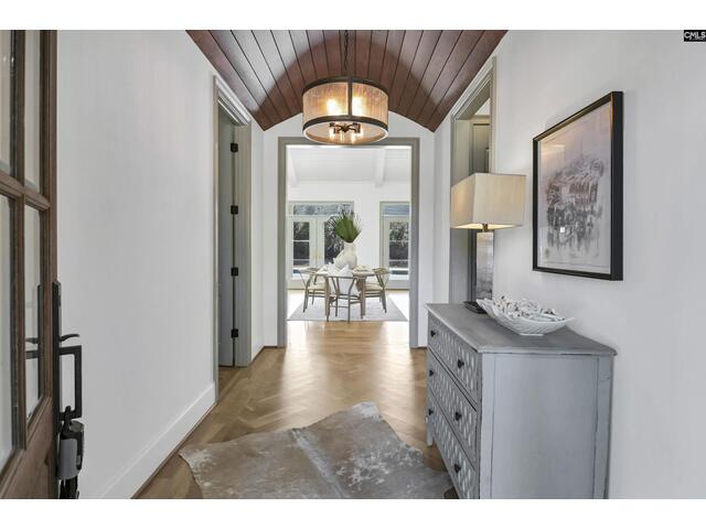 Photo of 5232 Lakeshore Drive