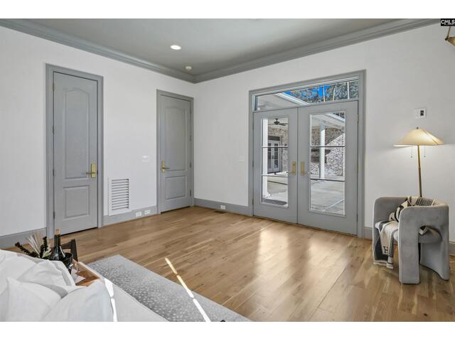 Photo of 5232 Lakeshore Drive