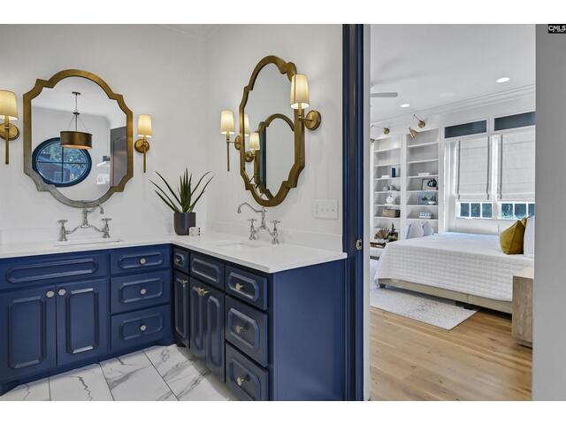 Photo of 5232 Lakeshore Drive