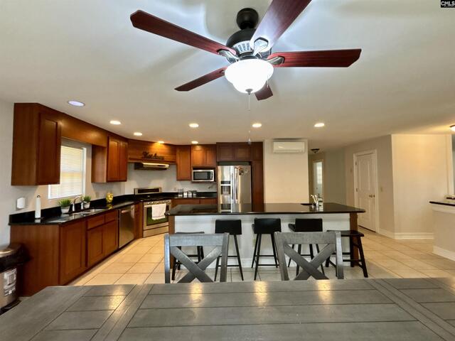 Photo of 330 Canada Drive