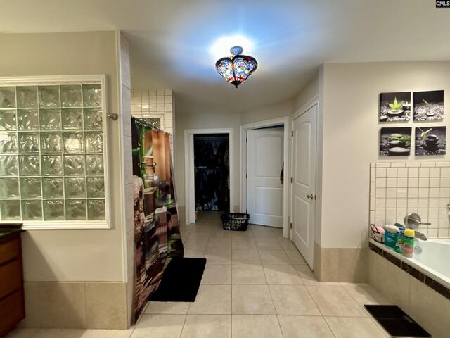 Photo of 330 Canada Drive