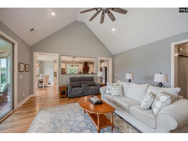Photo of 1099 Retreat Way