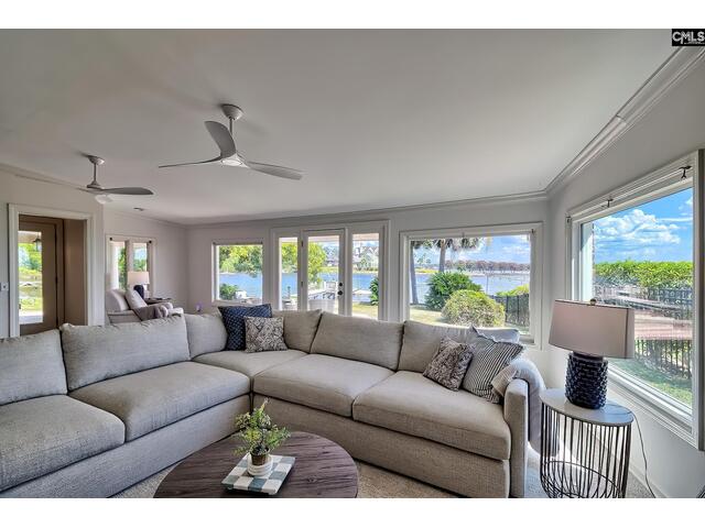 Photo of 1909 Marina Road