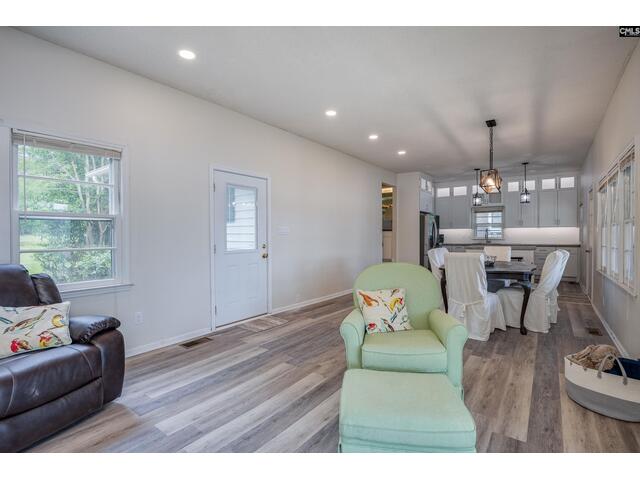 Photo of 1805 Lakeshore Road