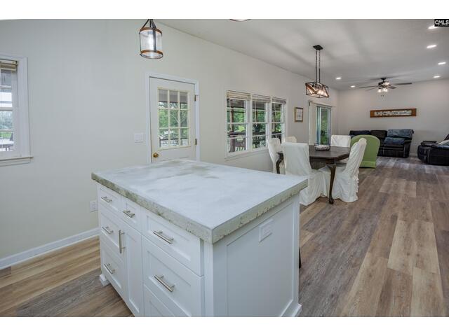 Photo of 1805 Lakeshore Road