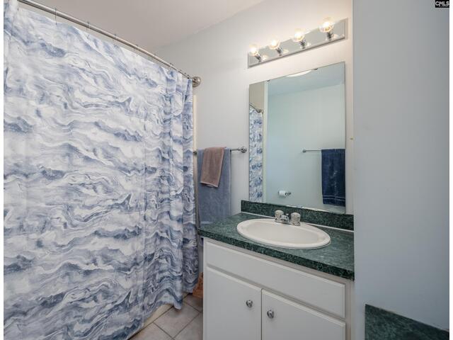 Photo of 1805 Lakeshore Road