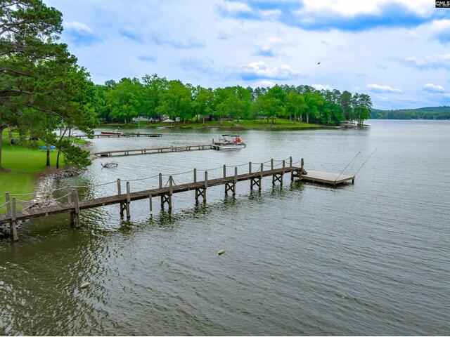 Photo of 1805 Lakeshore Road