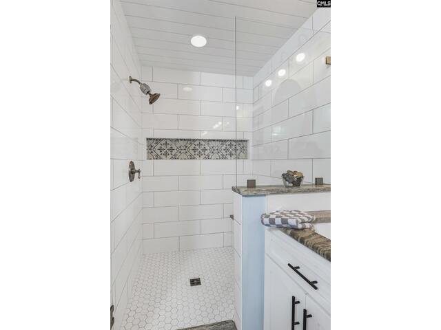 Photo of 1736 Lake Road