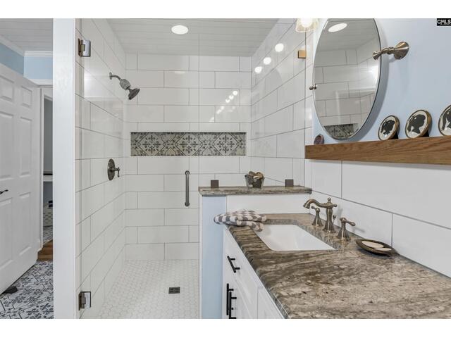 Photo of 1736 Lake Road