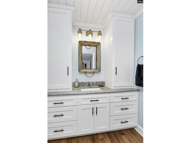 Photo of 1736 Lake Road