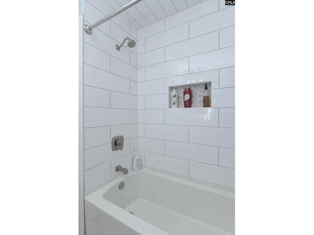 Photo of 1736 Lake Road