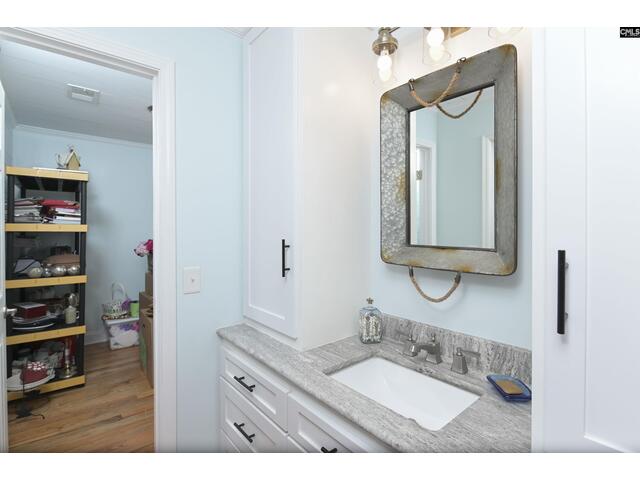 Photo of 1736 Lake Road