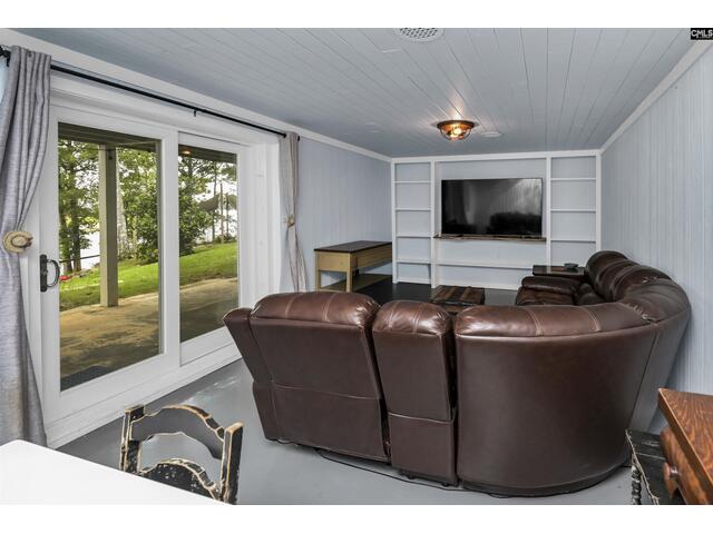 Photo of 1736 Lake Road