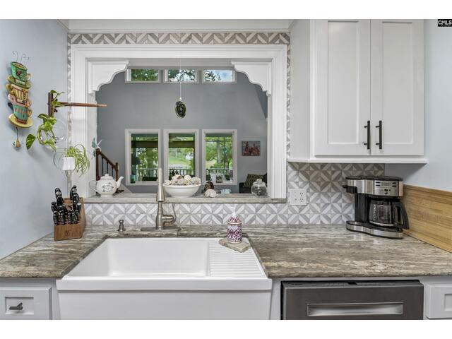 Photo of 1736 Lake Road