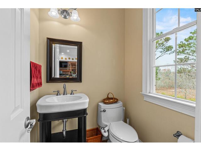 Photo of 160 Hound Hollow Road